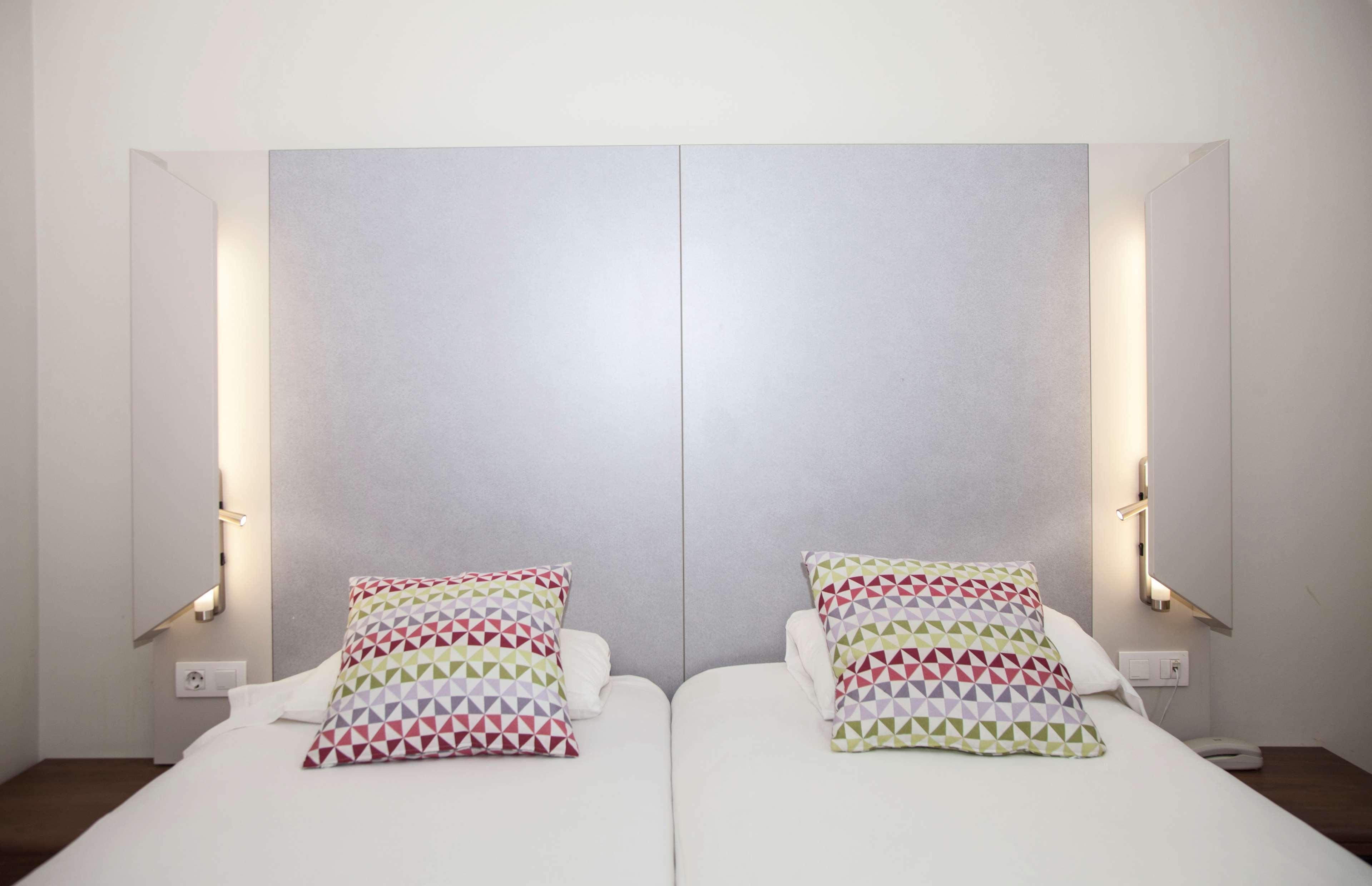 Travelodge Bcn Cornella Fira Cornellà de Llobregat Zewnętrze zdjęcie