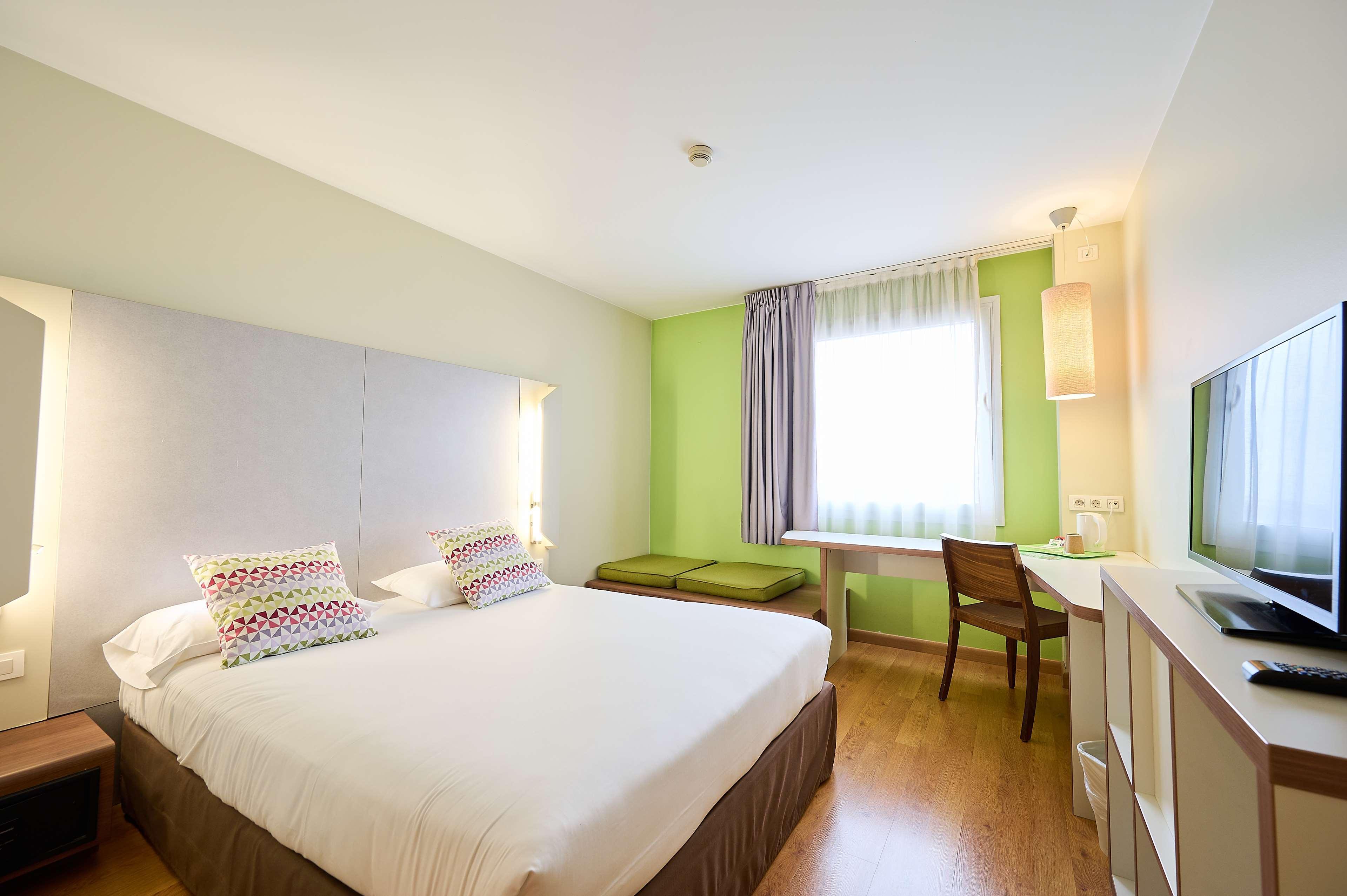 Travelodge Bcn Cornella Fira Cornellà de Llobregat Zewnętrze zdjęcie