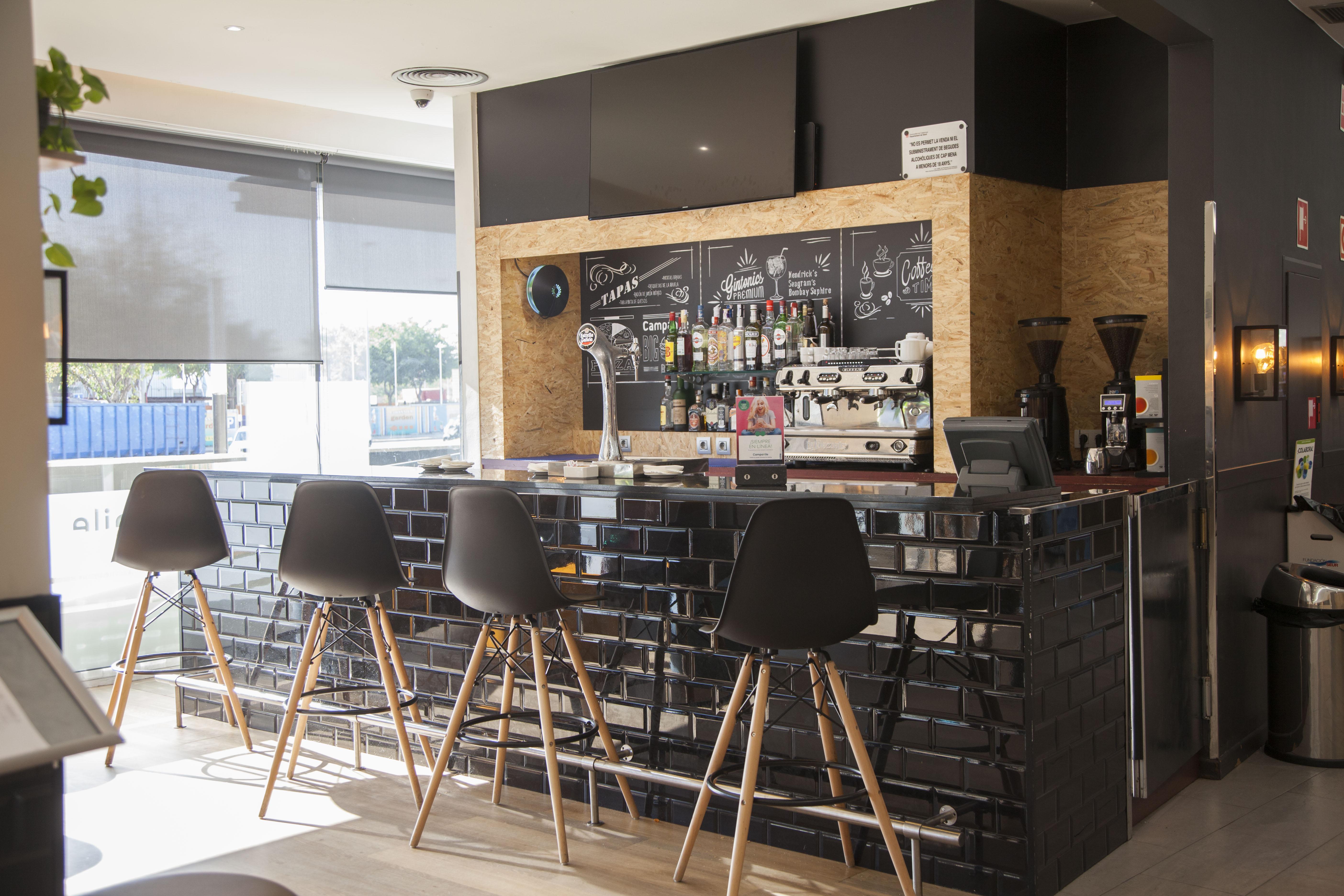 Travelodge Bcn Cornella Fira Cornellà de Llobregat Zewnętrze zdjęcie