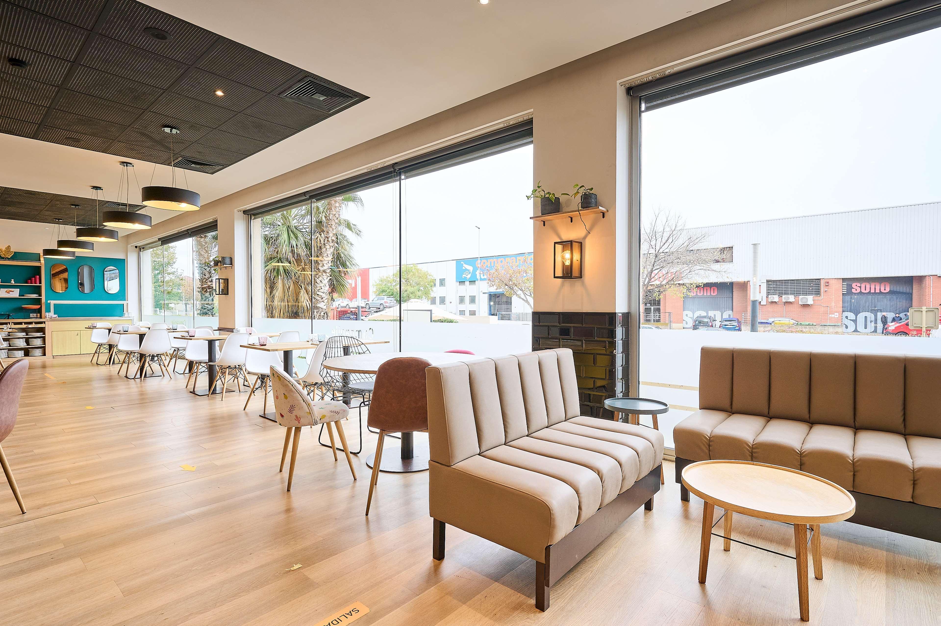 Travelodge Bcn Cornella Fira Cornellà de Llobregat Zewnętrze zdjęcie