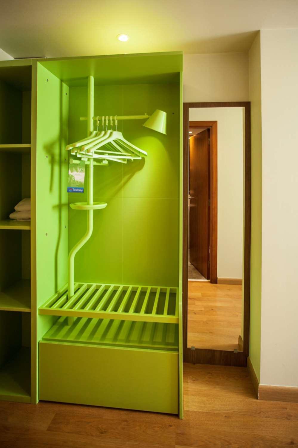 Travelodge Bcn Cornella Fira Cornellà de Llobregat Zewnętrze zdjęcie